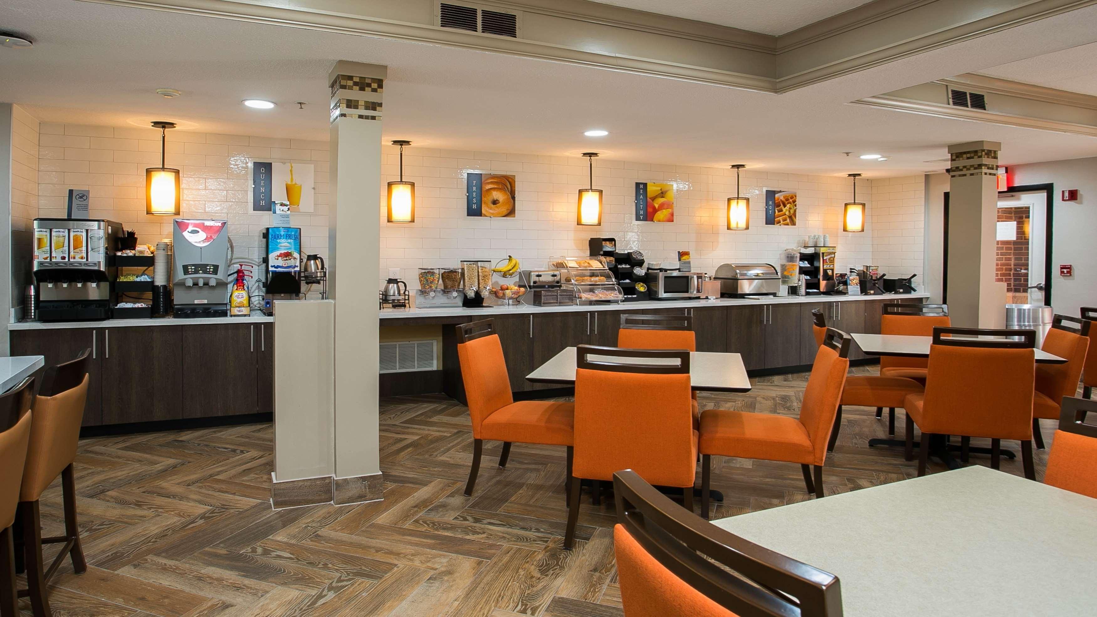 Best Western Plus Addison/Dallas Hotel מראה חיצוני תמונה