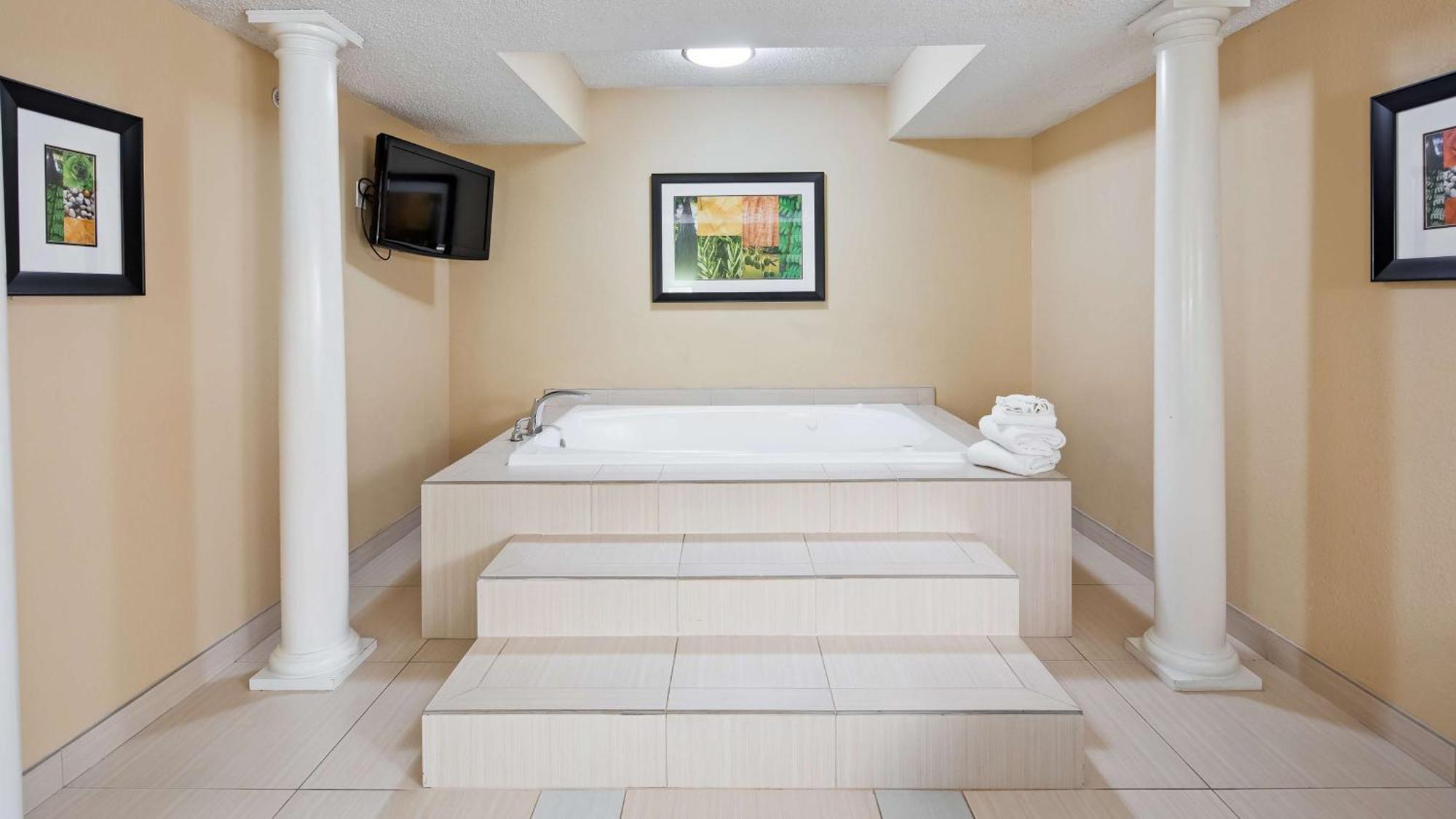 Best Western Plus Addison/Dallas Hotel מראה חיצוני תמונה